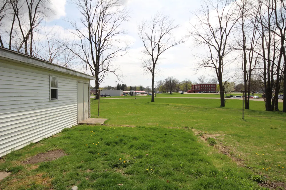 304 E Prairie Street Vicksburg, MI 49097