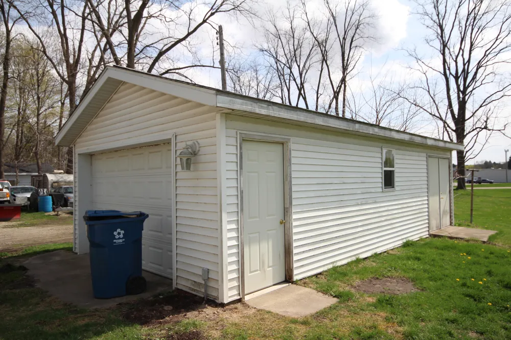 304 E Prairie Street Vicksburg, MI 49097