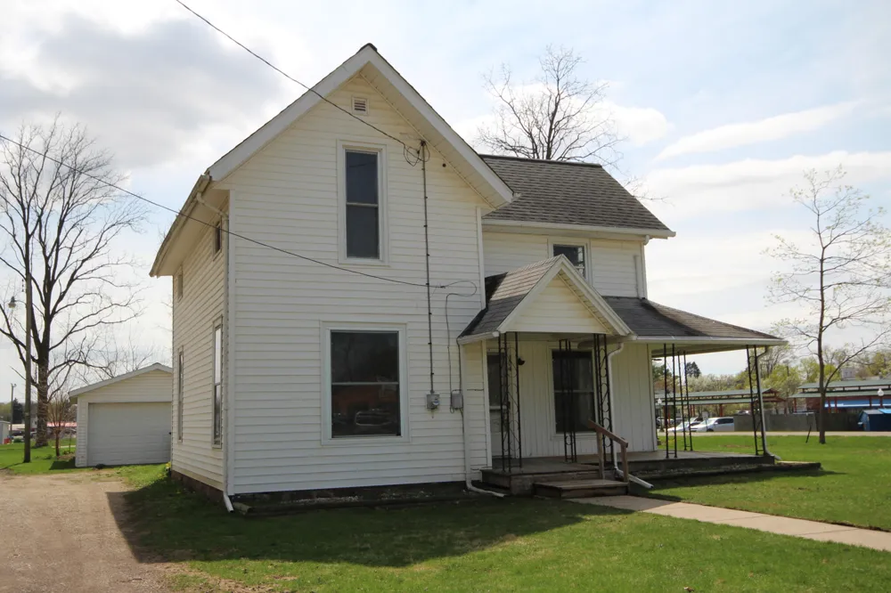 304 E Prairie Street Vicksburg, MI 49097