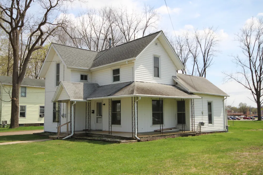 304 E Prairie Street Vicksburg, MI 49097