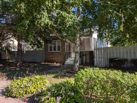 40 W Benson Street