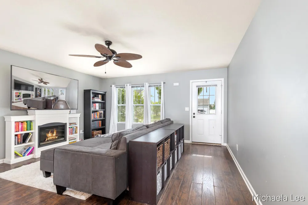 607 Nantucket Drive Lansing, MI 48906