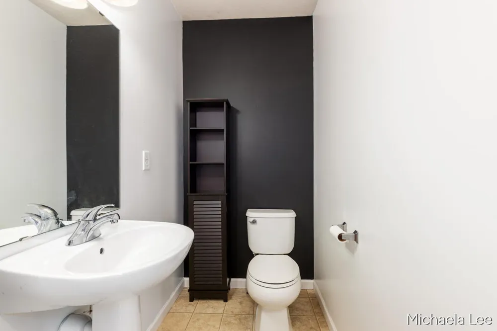 607 Nantucket Drive Lansing, MI 48906