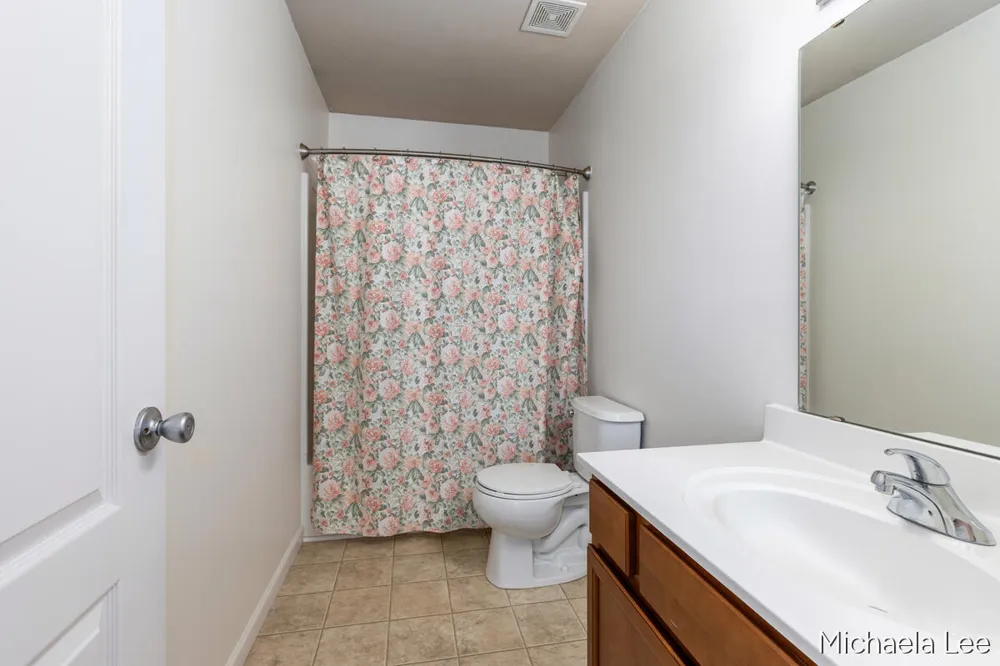 607 Nantucket Drive Lansing, MI 48906