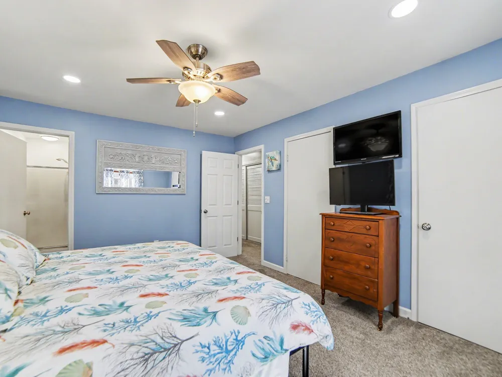 5771 Wintergreen Road Pentwater, MI 49449