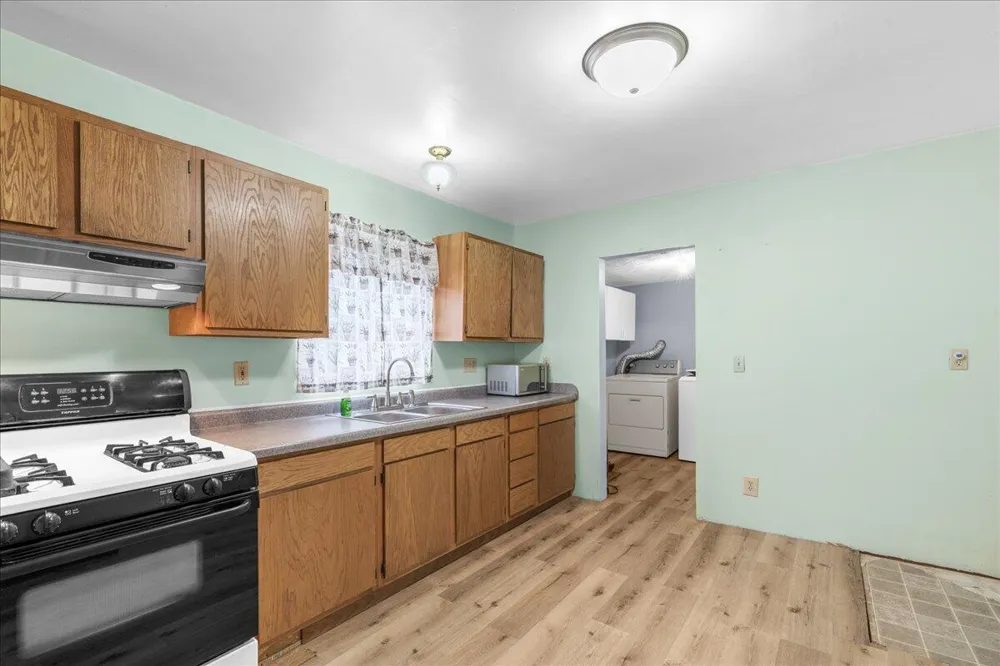 4924 Pleasant Grove Road Lansing, MI 48910