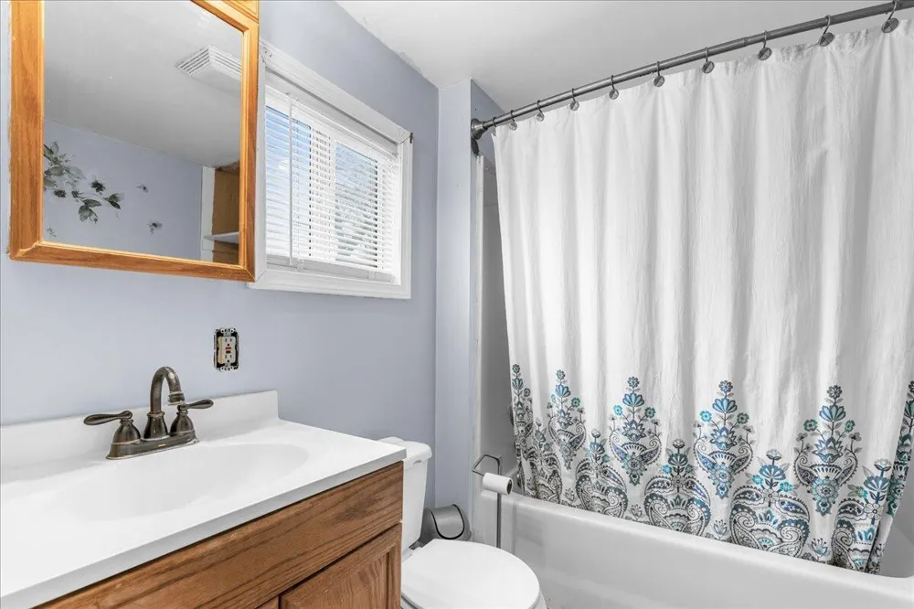 4924 Pleasant Grove Road Lansing, MI 48910