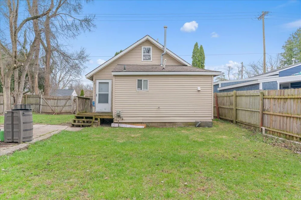 4924 Pleasant Grove Road Lansing, MI 48910