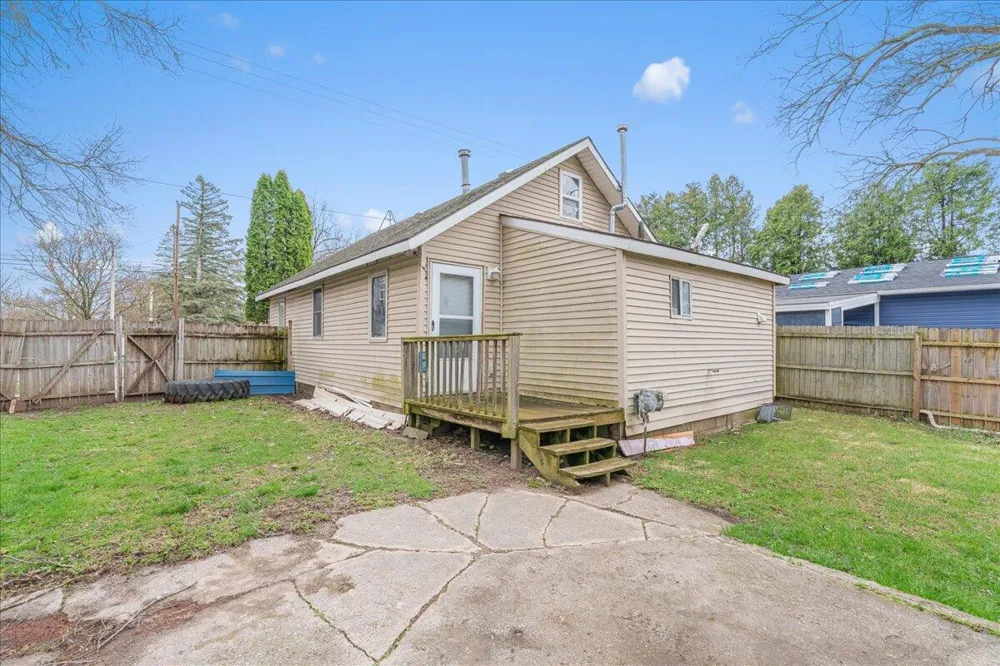 4924 Pleasant Grove Road Lansing, MI 48910