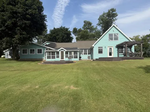 2743 Hemlock Road