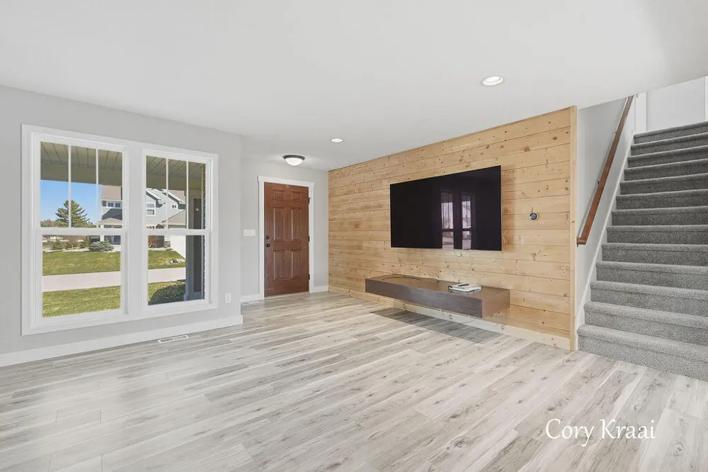 6233 Norfolk Drive Norton Shores, MI 49444