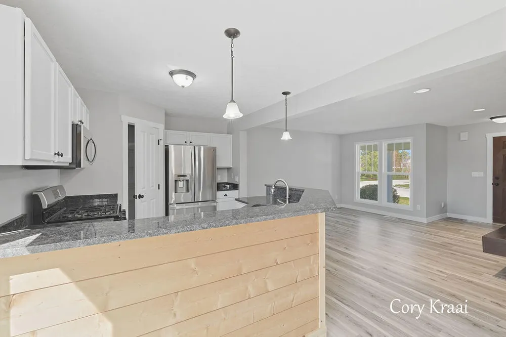 6233 Norfolk Drive Norton Shores, MI 49444