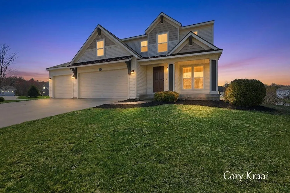 6233 Norfolk Drive Norton Shores, MI 49444