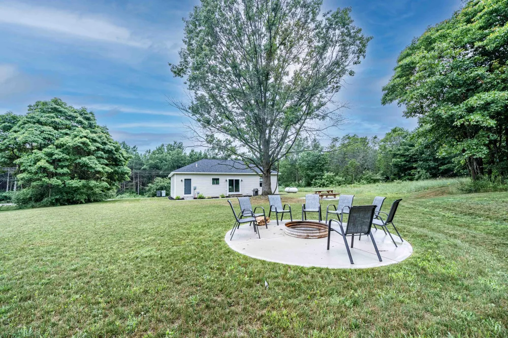 7920 W Juniper Beach Road Mears, MI 49436
