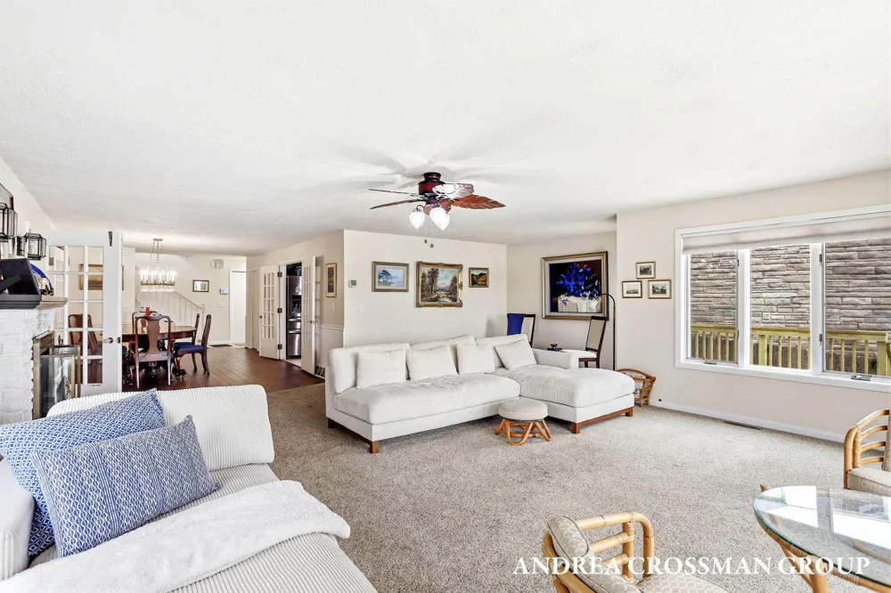 567 Breezy Bluff Street Battle Creek, MI 49015