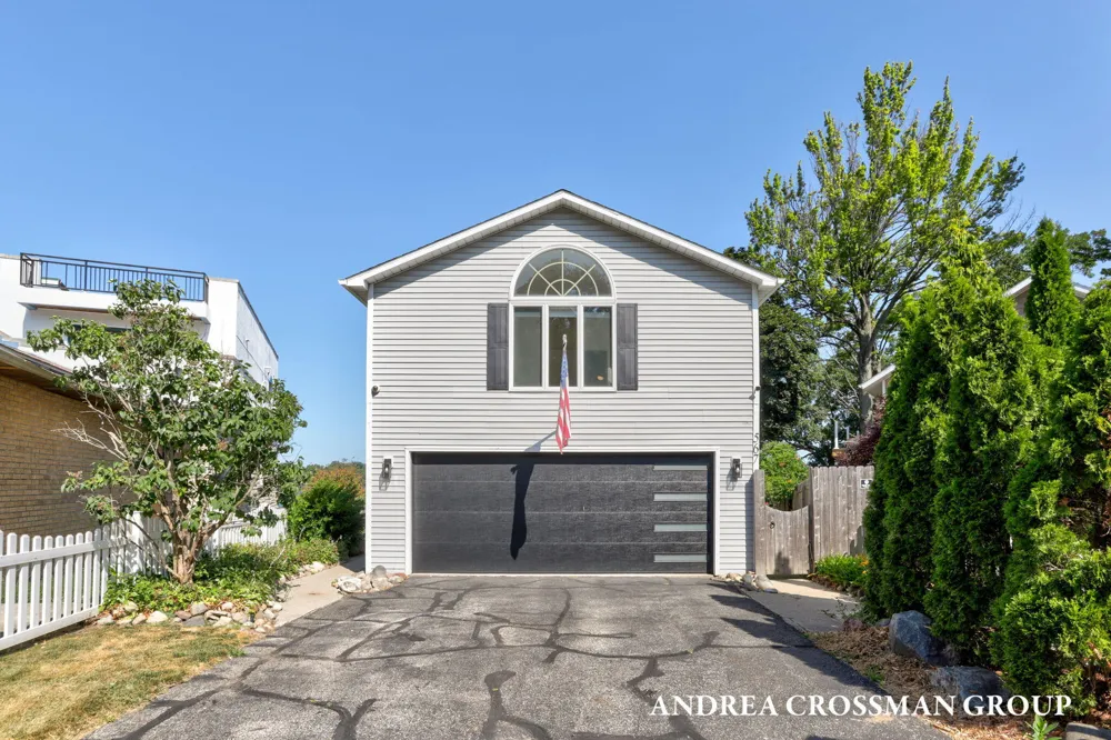 567 Breezy Bluff Street Battle Creek, MI 49015