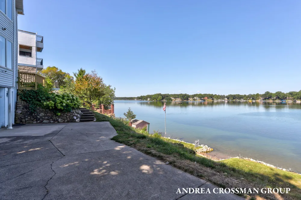 567 Breezy Bluff Street Battle Creek, MI 49015