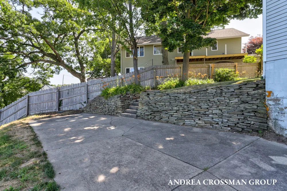 567 Breezy Bluff Street Battle Creek, MI 49015