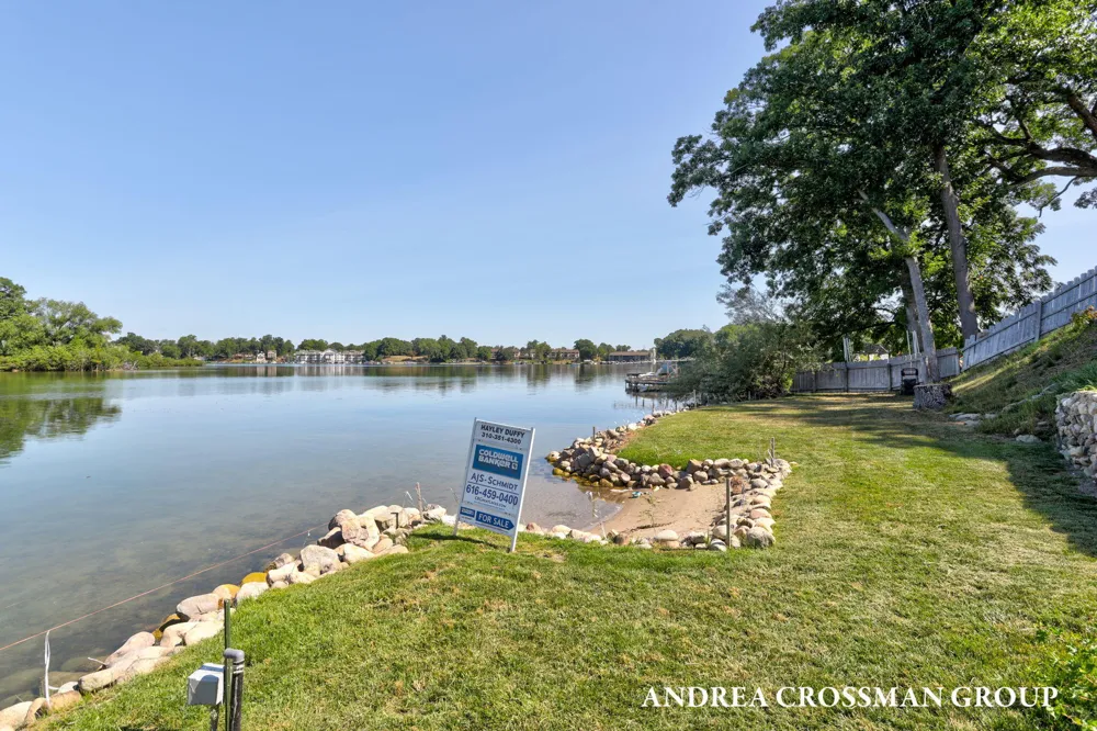 567 Breezy Bluff Street Battle Creek, MI 49015