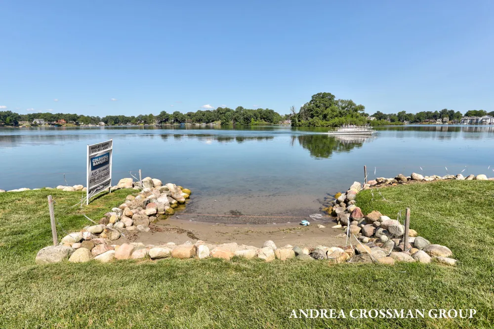 567 Breezy Bluff Street Battle Creek, MI 49015
