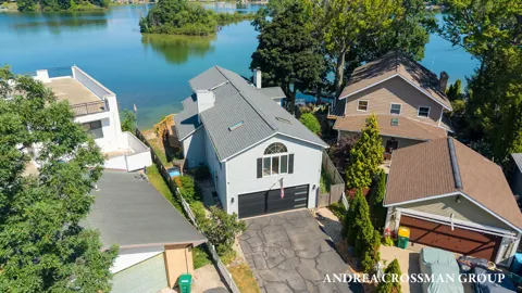 567 Breezy Bluff Street