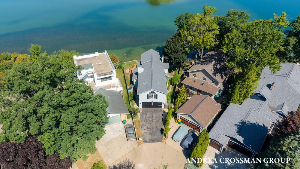 567 Breezy Bluff Street Battle Creek, MI 49015