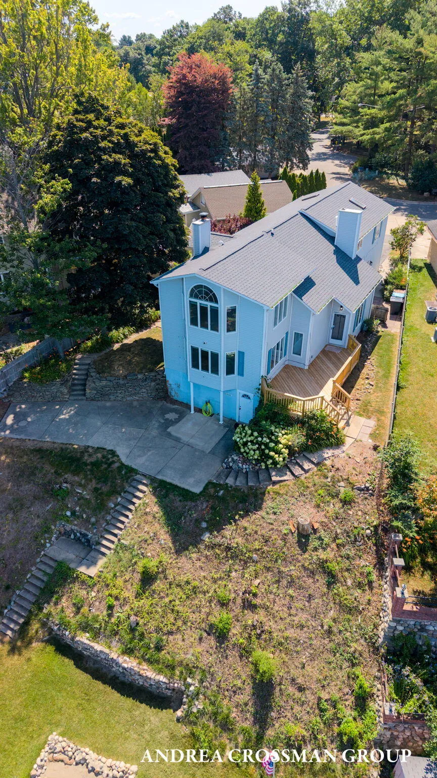567 Breezy Bluff Street Battle Creek, MI 49015