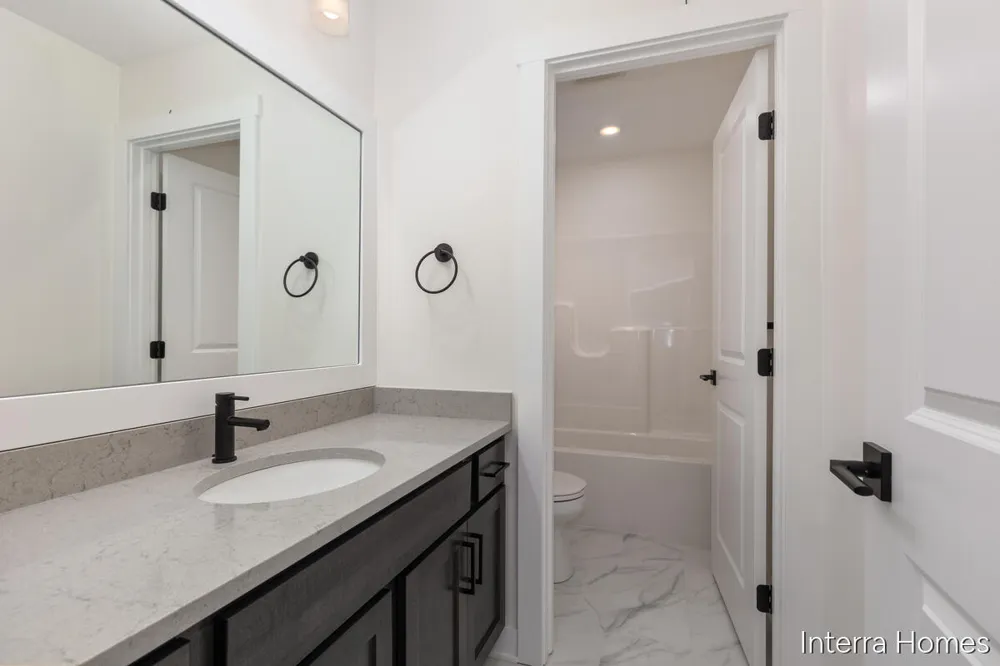 1417 Kimber Drive Lowell, MI 49331