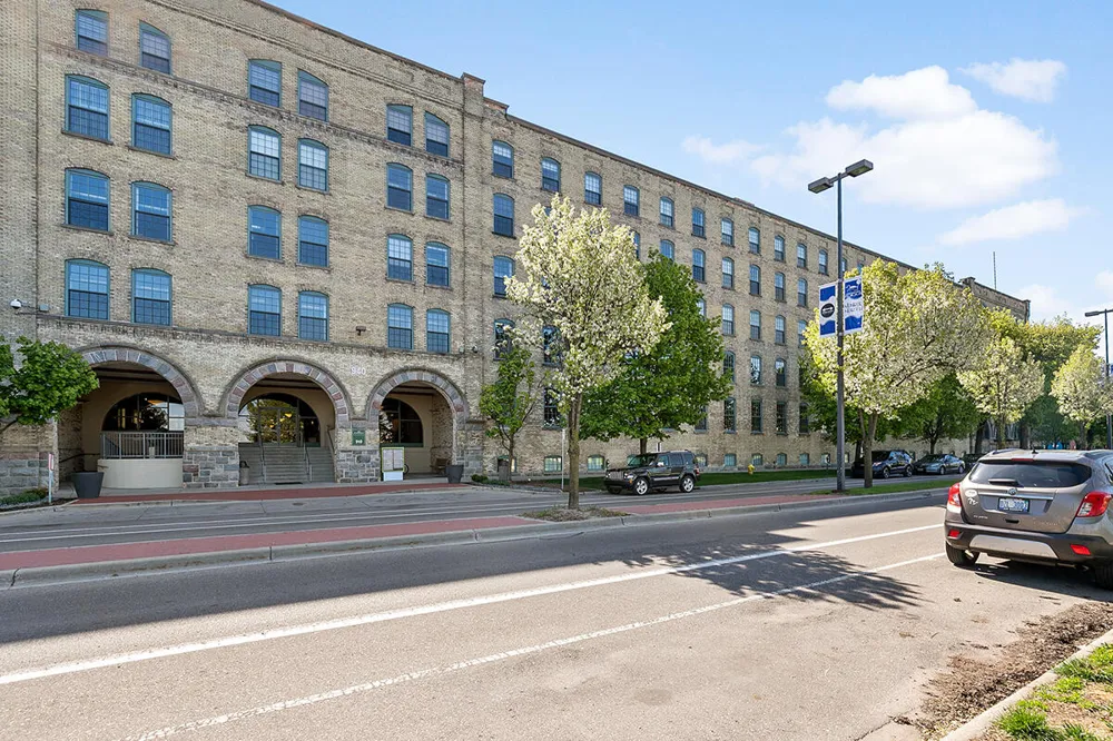 940 Monroe Avenue NW #338 Grand Rapids, MI 49503