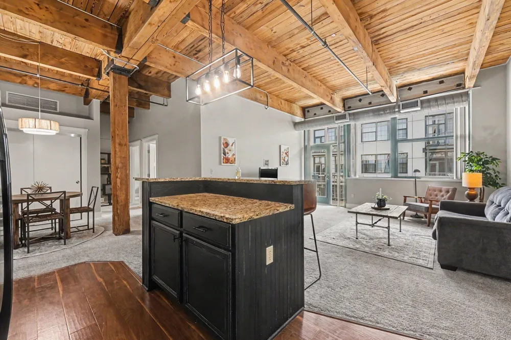 940 Monroe Avenue NW #338 Grand Rapids, MI 49503