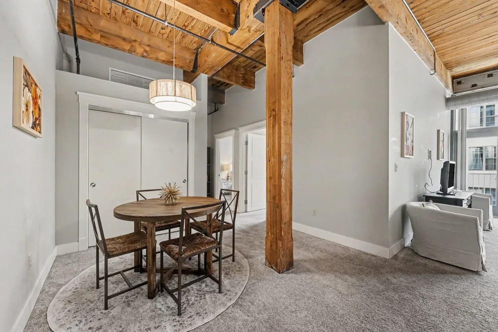 940 Monroe Avenue NW #338 Grand Rapids, MI 49503