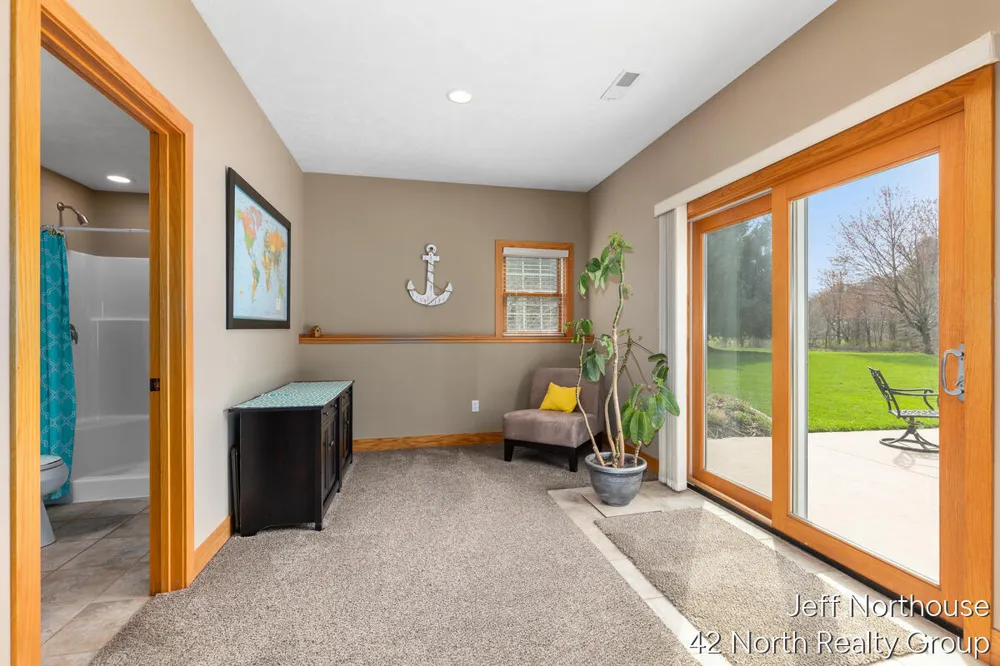 7553 Willow Pointe Drive Caledonia, MI 49316