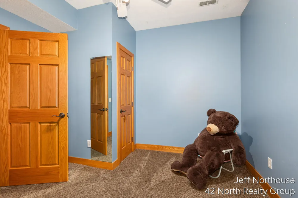 7553 Willow Pointe Drive Caledonia, MI 49316