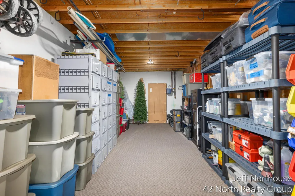 7553 Willow Pointe Drive Caledonia, MI 49316