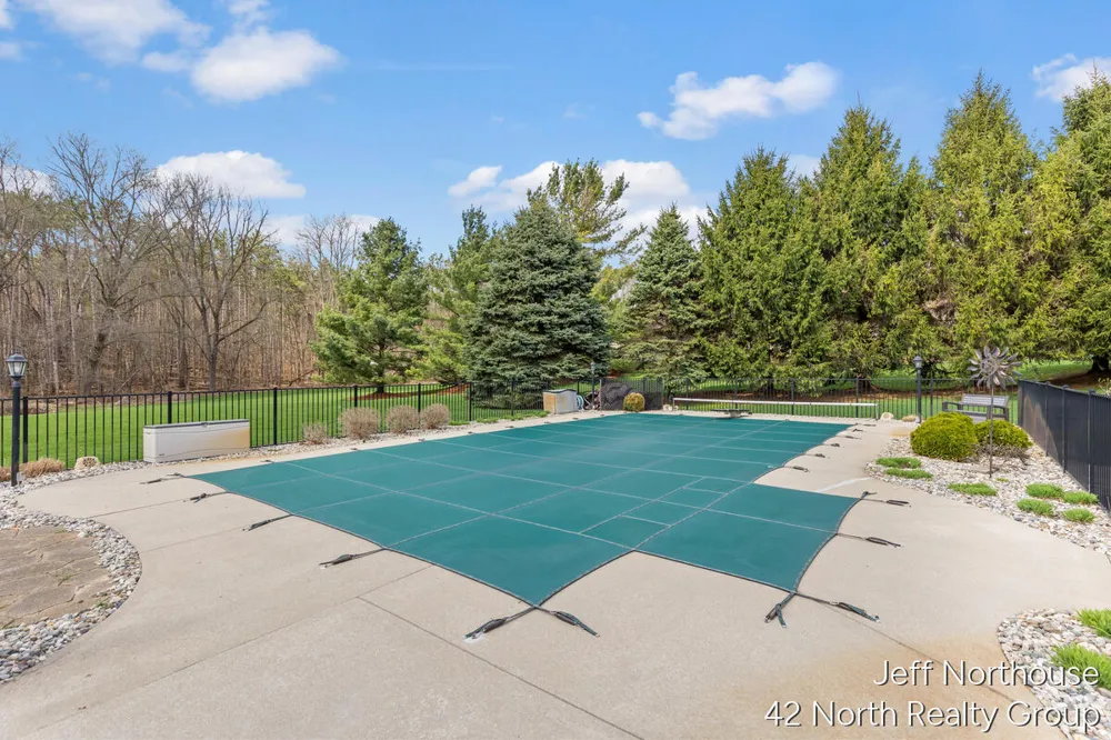 7553 Willow Pointe Drive Caledonia, MI 49316
