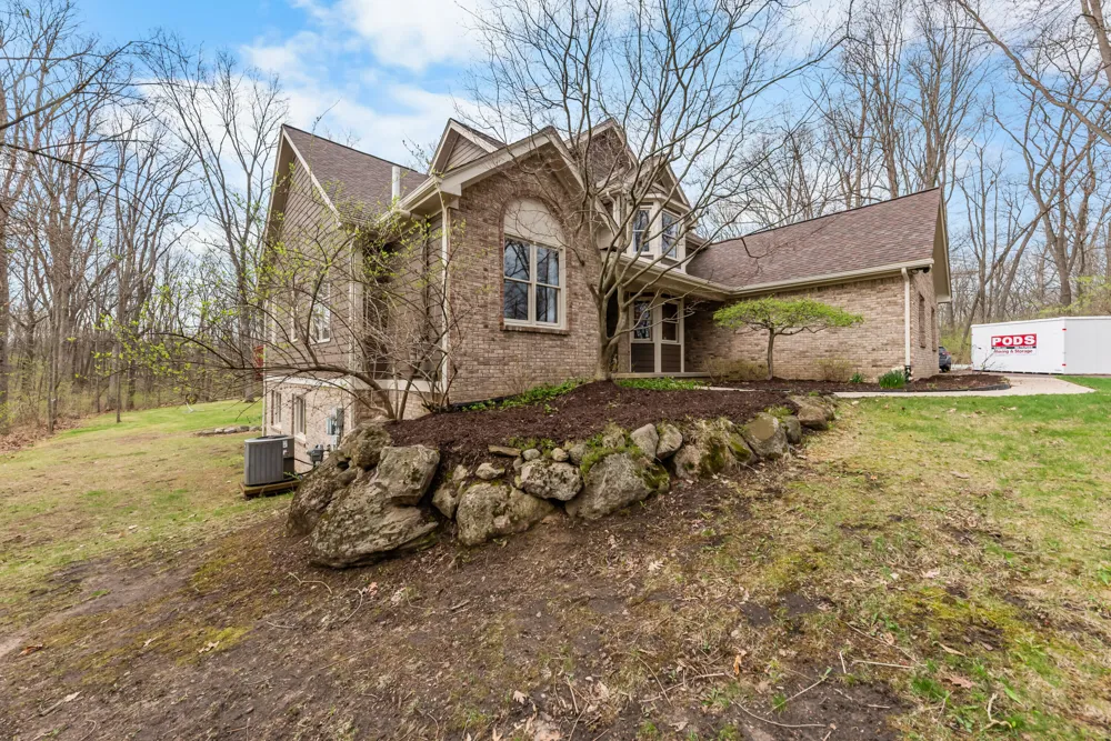 11460 Hearthside Drive Pinckney, MI 48169