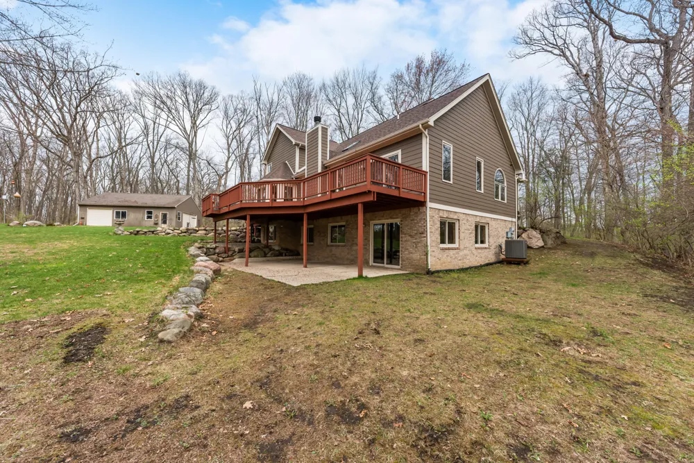 11460 Hearthside Drive Pinckney, MI 48169