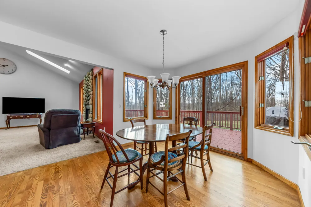 11460 Hearthside Drive Pinckney, MI 48169