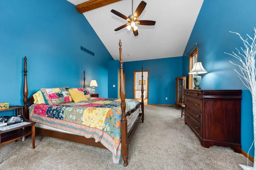 11460 Hearthside Drive Pinckney, MI 48169