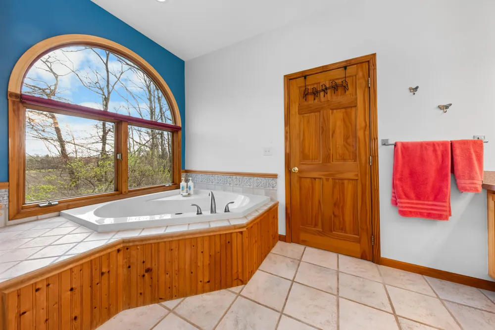 11460 Hearthside Drive Pinckney, MI 48169