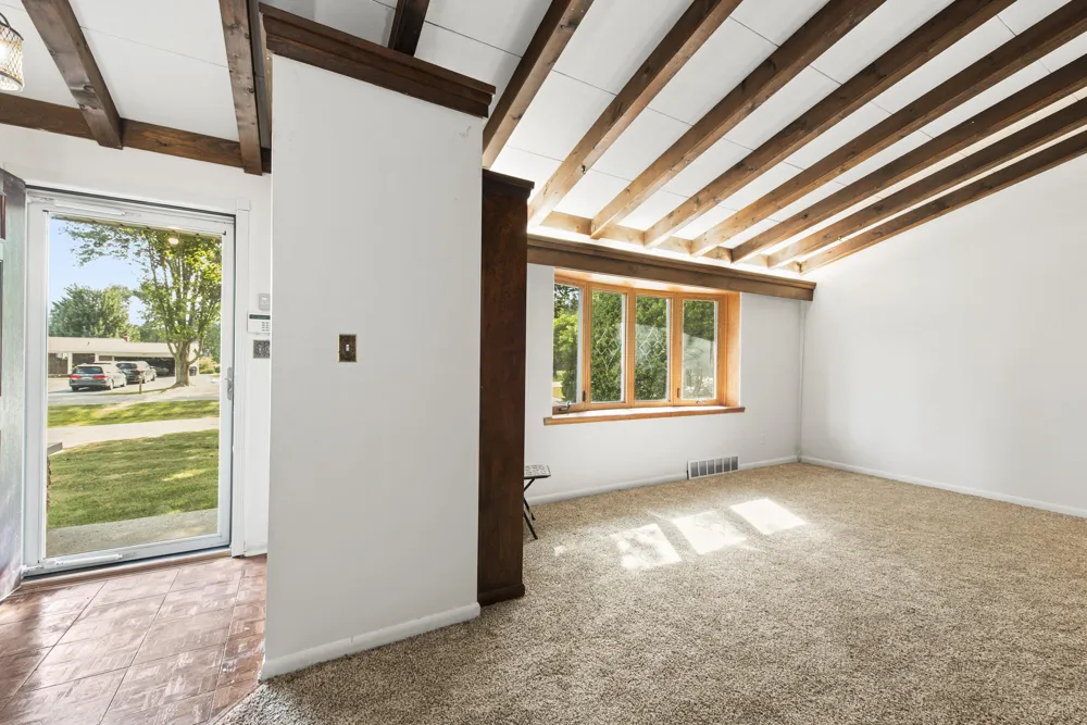 219 Ottawa Drive Troy, MI 48085