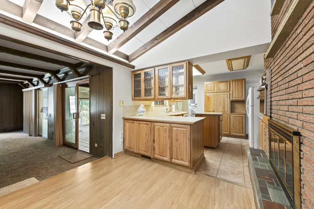 219 Ottawa Drive Troy, MI 48085