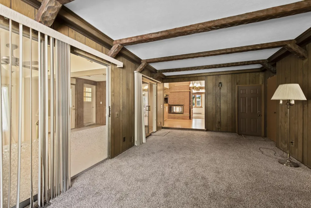 219 Ottawa Drive Troy, MI 48085
