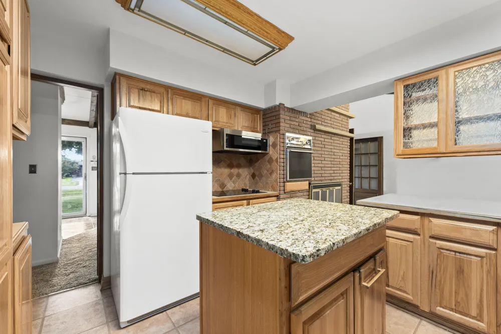 219 Ottawa Drive Troy, MI 48085