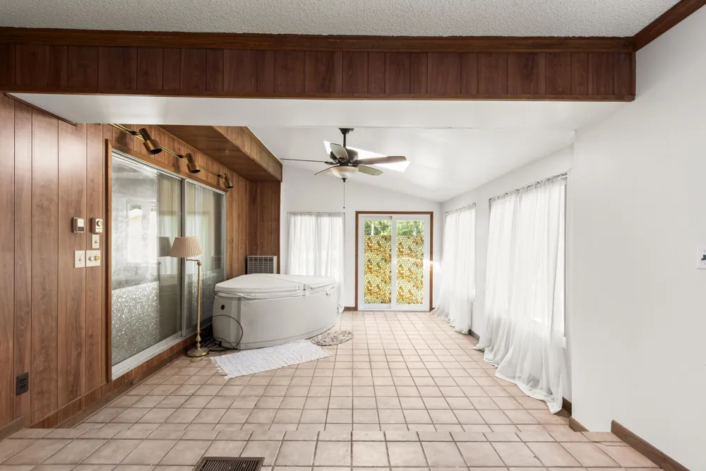 219 Ottawa Drive Troy, MI 48085