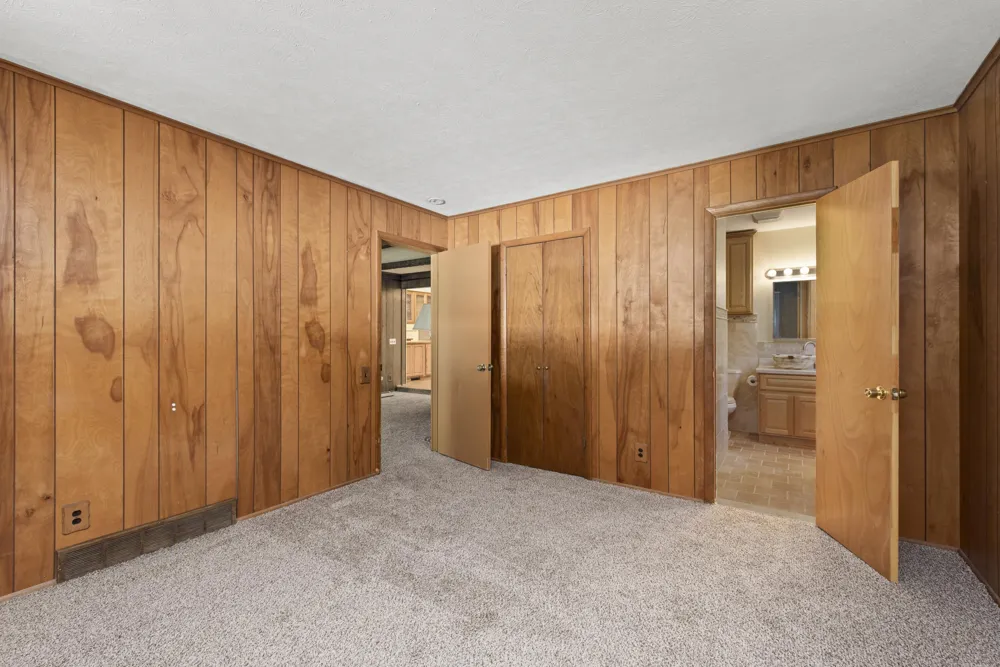 219 Ottawa Drive Troy, MI 48085