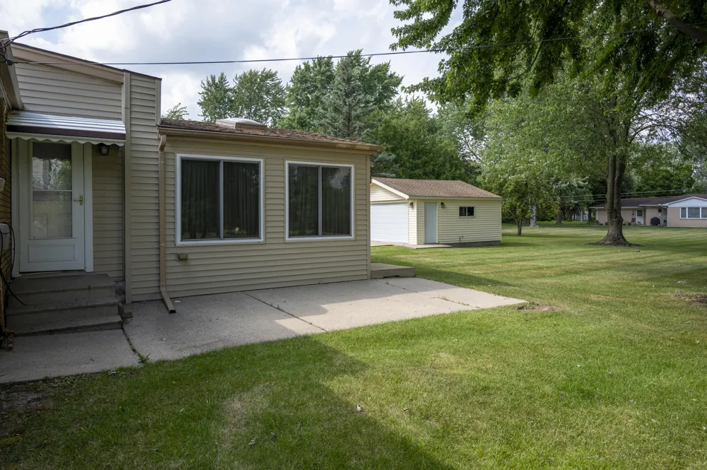 219 Ottawa Drive Troy, MI 48085