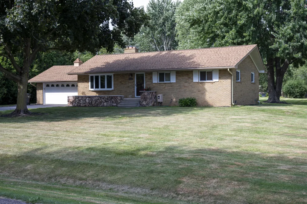 219 Ottawa Drive Troy, MI 48085
