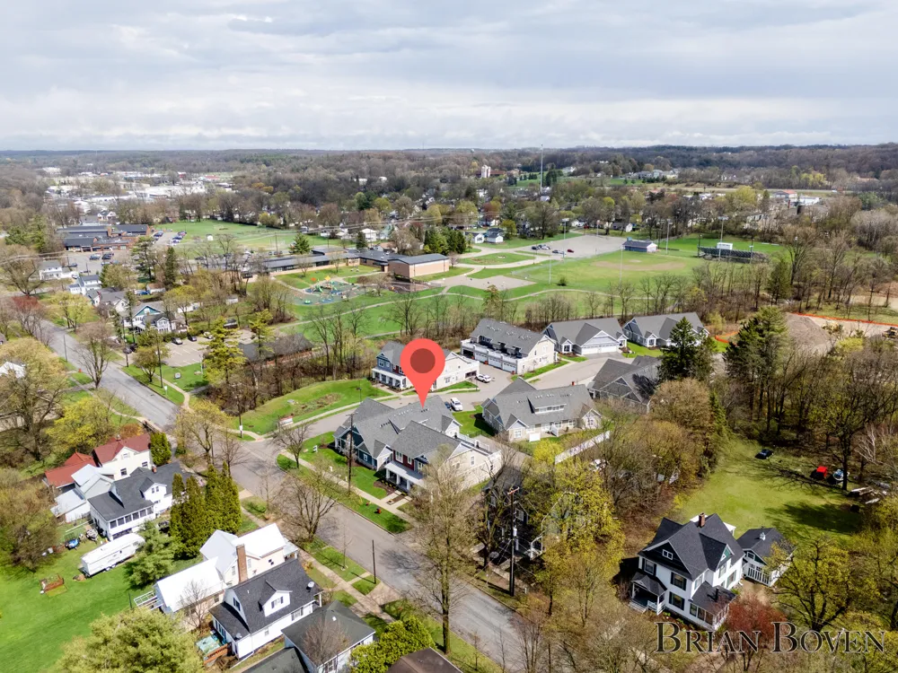 148 Tamarack Lane NE #2B Rockford, MI 49341