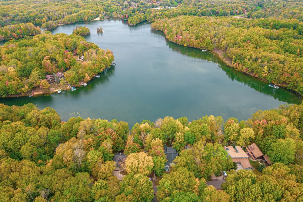 9482 Fawn Lake Drive Canadian Lakes, MI 49346